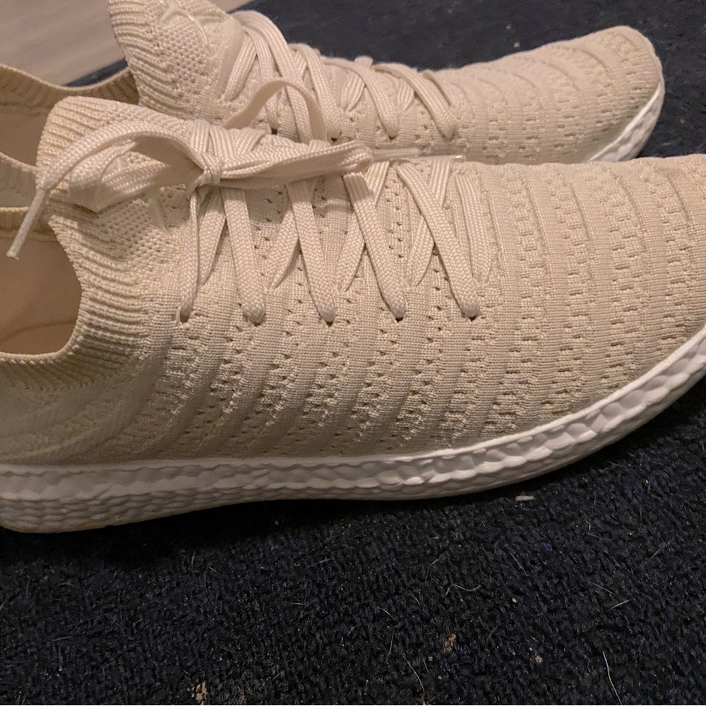 Cream colored beige slip on sneakers size 9